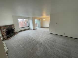 300 NW 80th St #4, Seattle, WA 98117