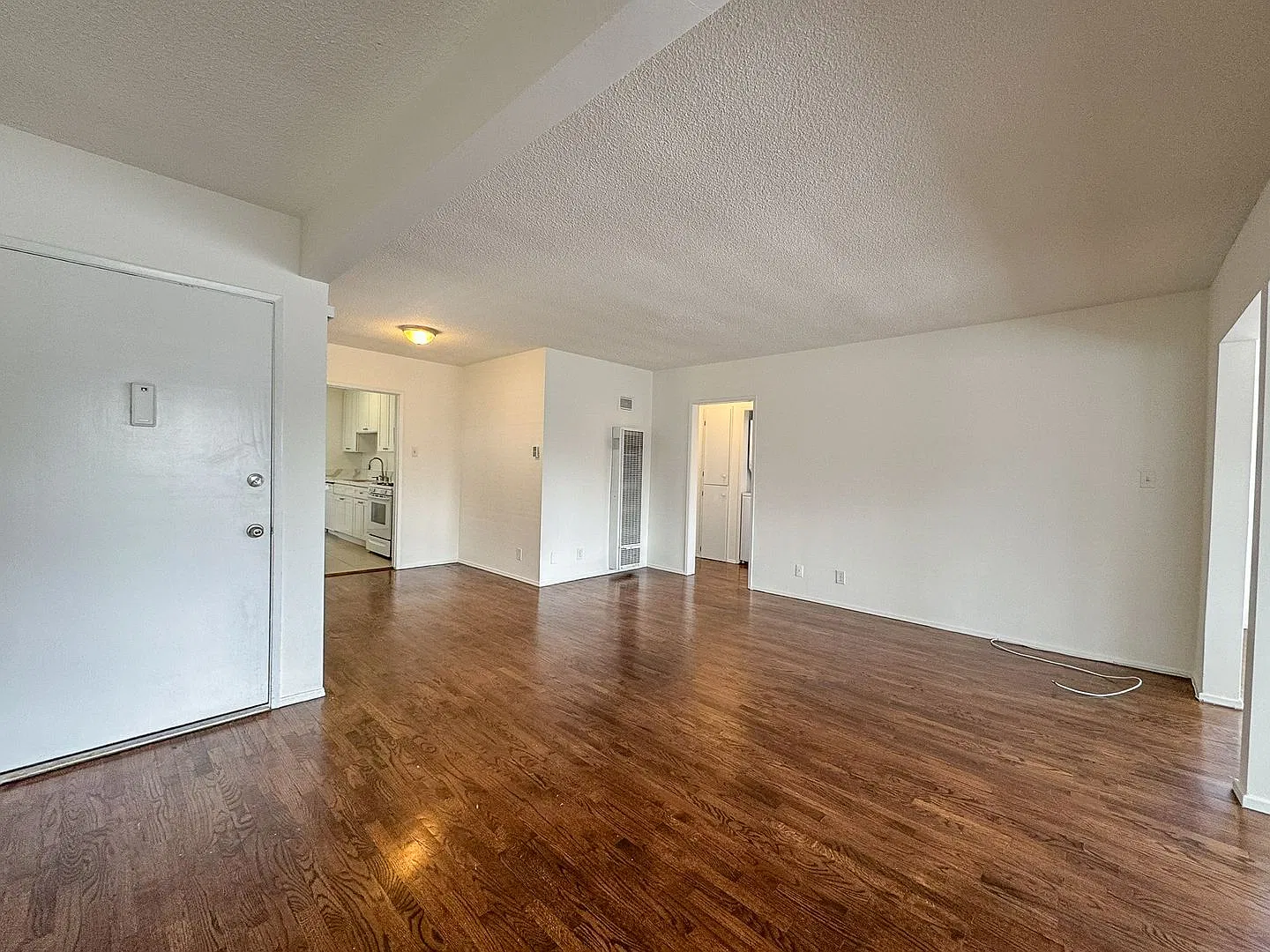 Spacious 1 Bedroom, 1-Bath Apartment with Private Patio & 2 Parking Spaces — Photo 3