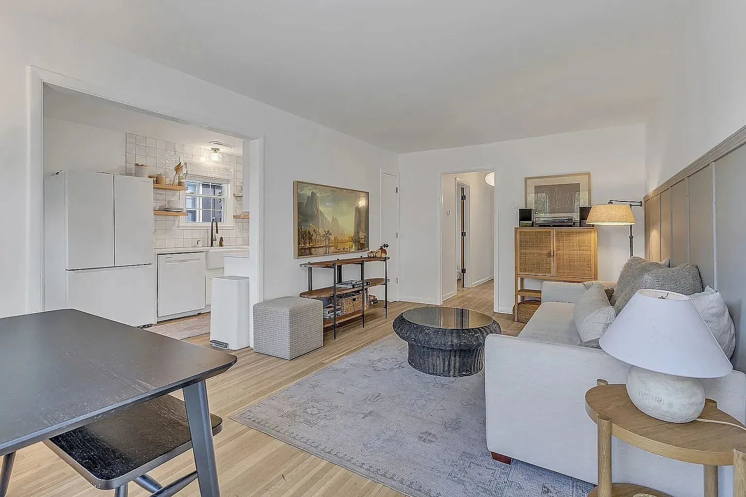 2 bed, 760 sqft, $1,900 — Photo 1