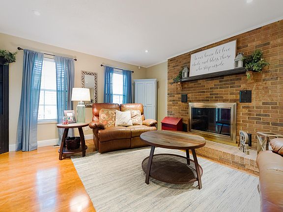 5th image of 1118 Ridgeway Cir
