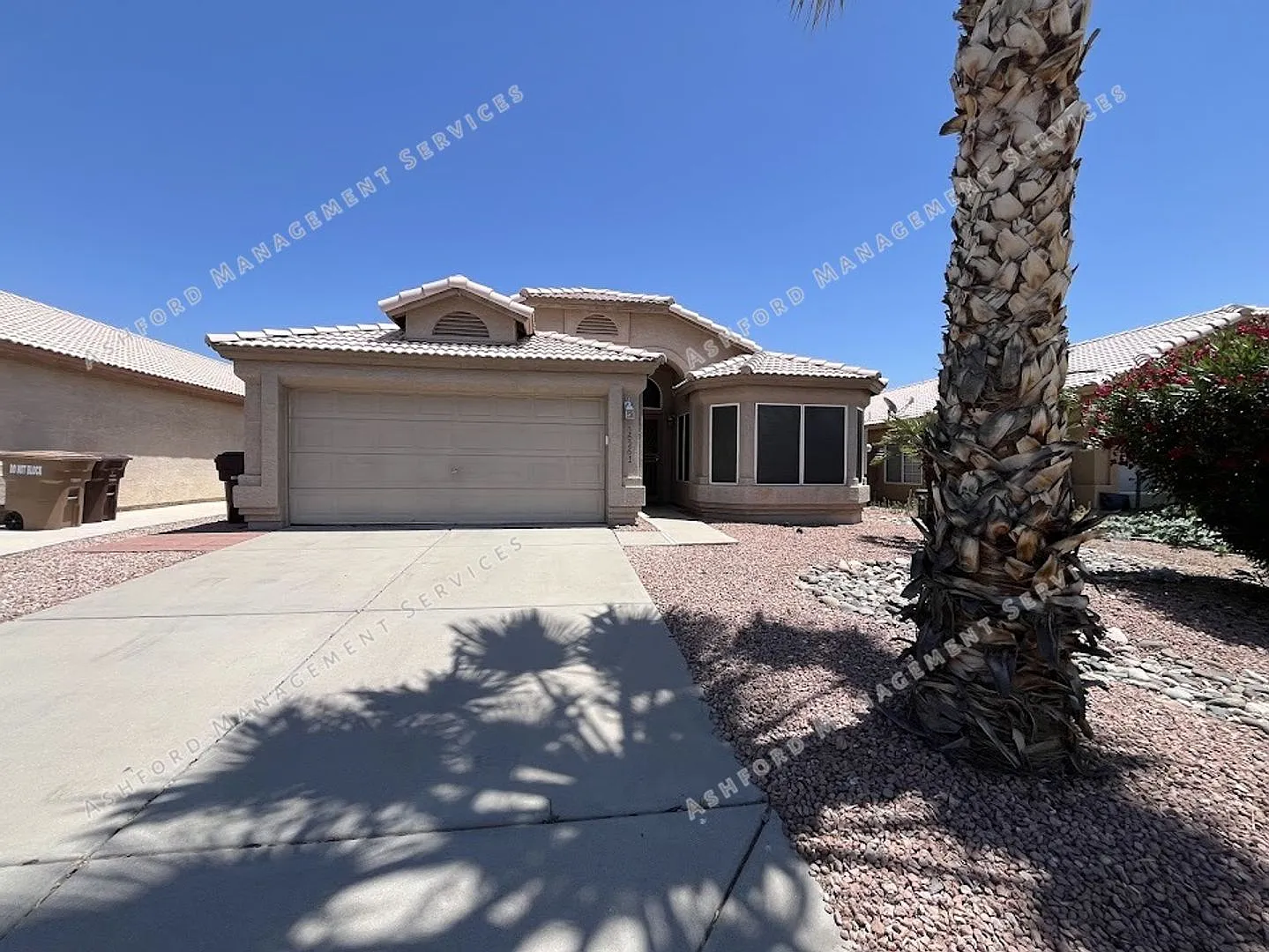 Beautiful 3 Bedroom 2 Bathroom Home In Peoria — Photo 2
