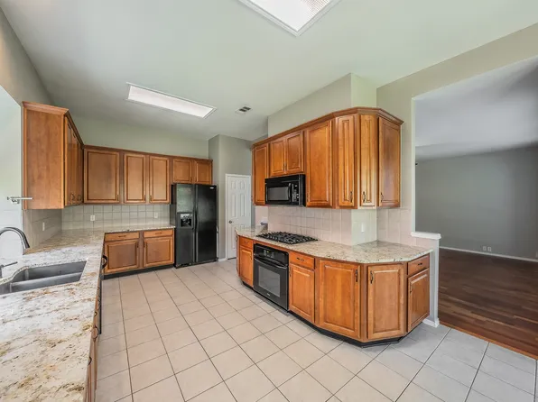 3001 Saint Lynda Dr, Mansfield, TX 76063