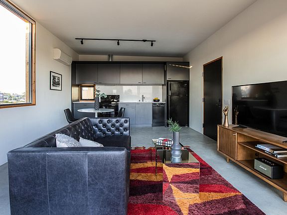4th image of 2305 University Ave #D22