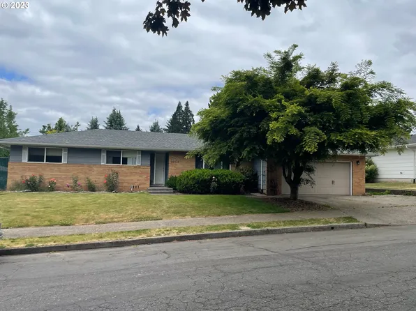 20717 SE Burnside Ct, Gresham, OR 97030
