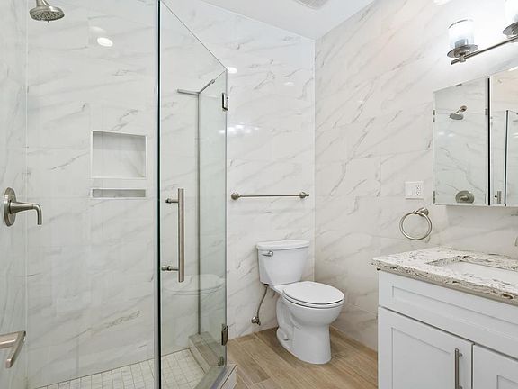 4th image of 570 Walton Ave APT 3