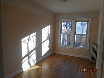 Building Photo 4