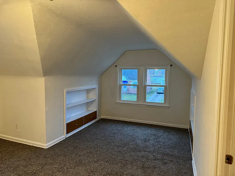 9104 Torrance Ave — Photo 10