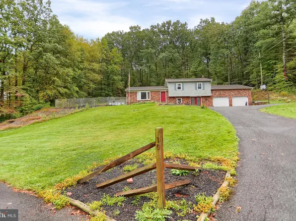 10 Birch Dr, Thompsontown, PA 17094