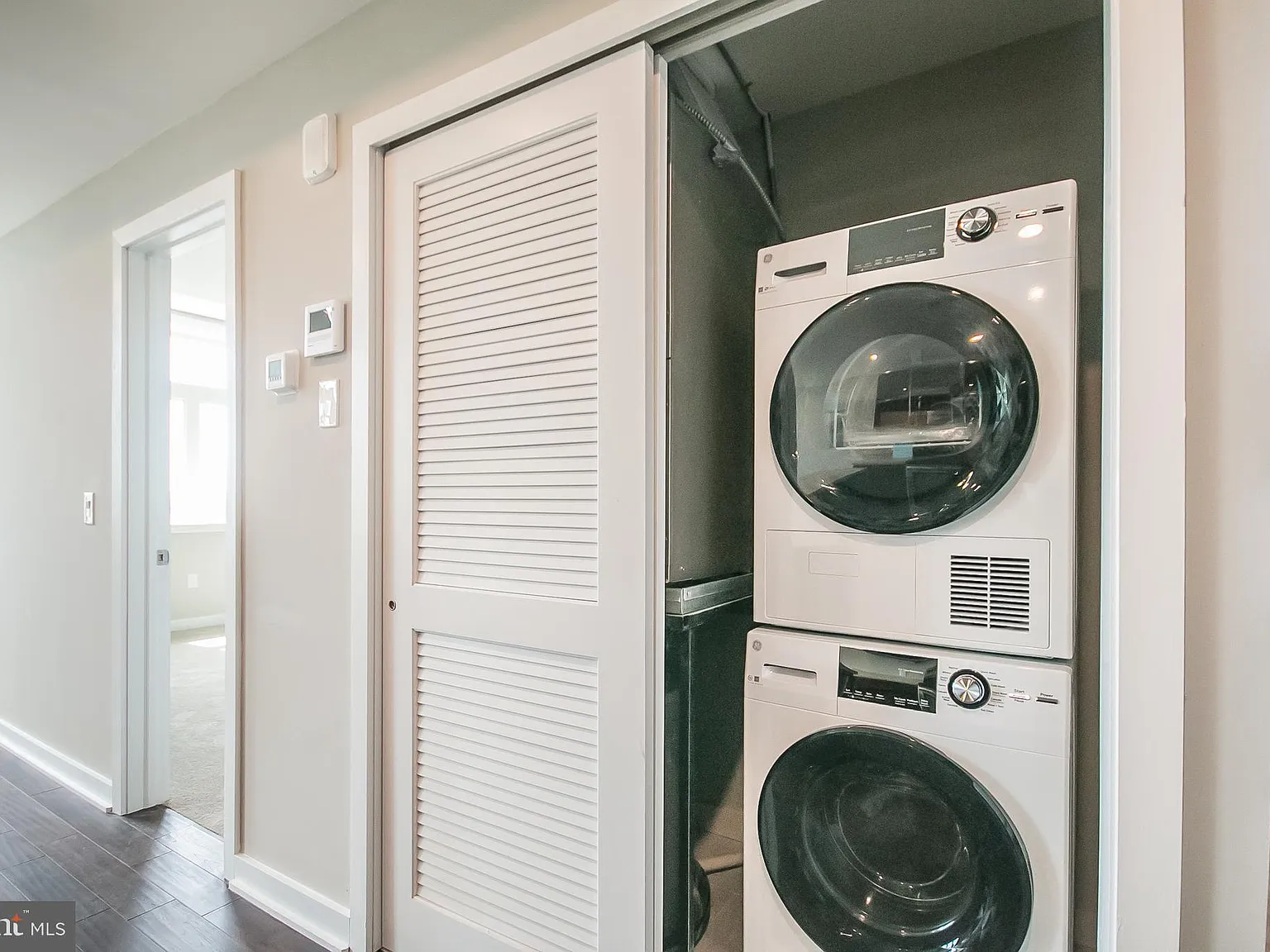 1 bed, 835 sqft, $1,675 — Photo 3