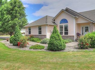 975 SW Felicia Ln, Grants Pass, OR 97527