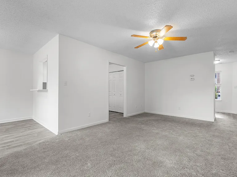 Skyside Landing Apartments — Photo 51