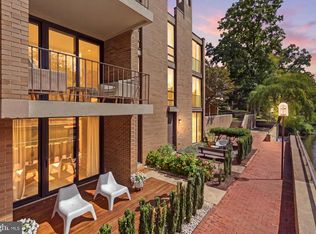 1676 Chimney House Rd, Reston, VA 20190
