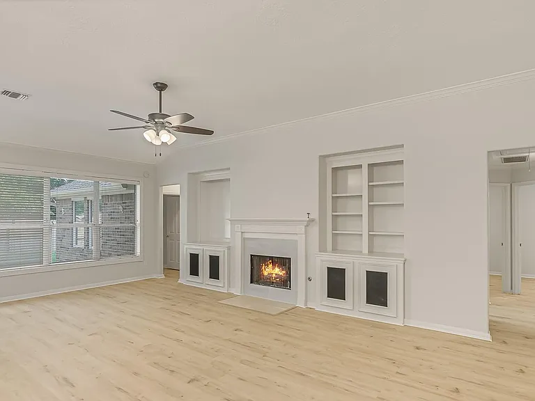 71 N Queenscliff Cir — Photo 1