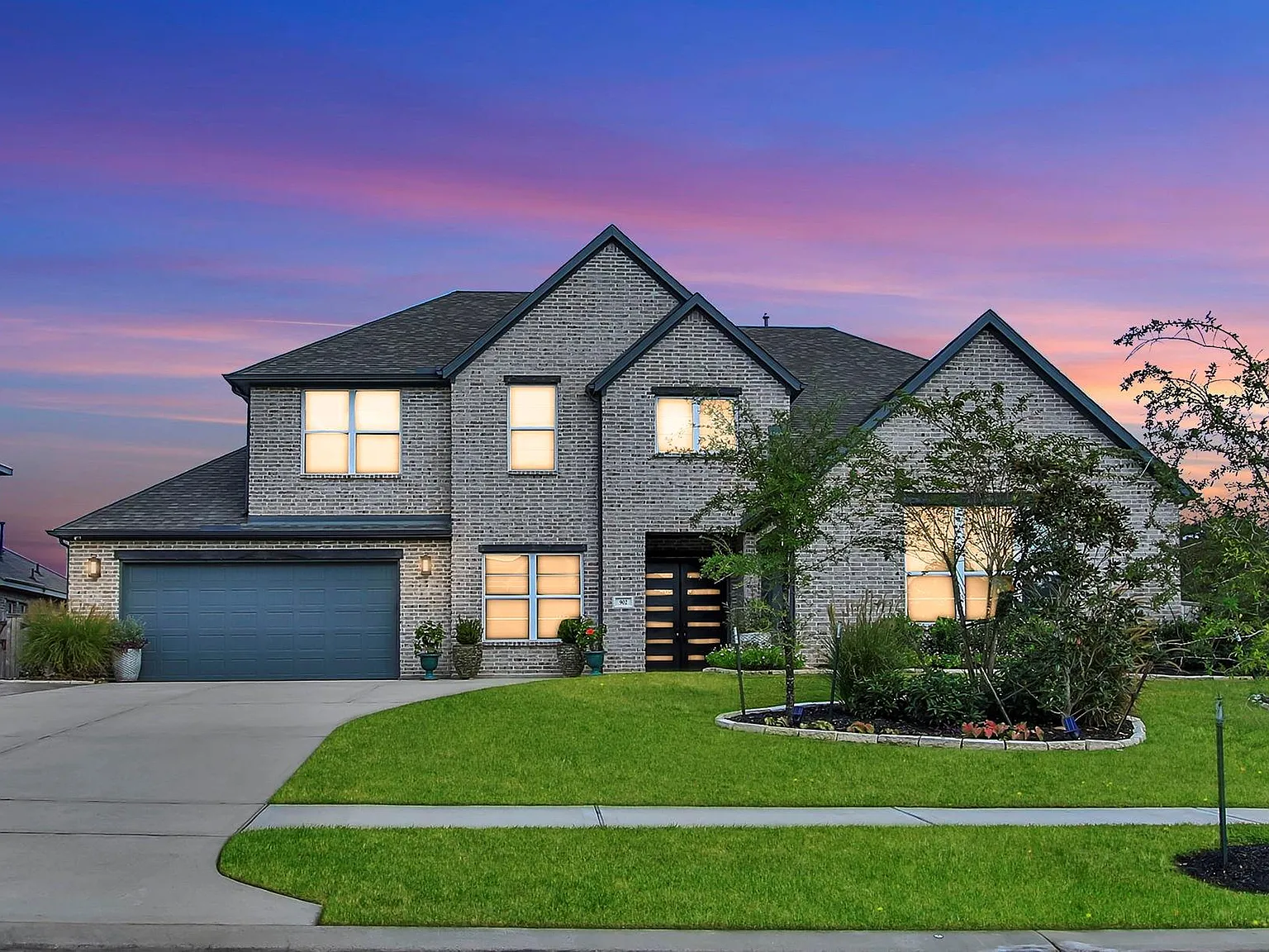 5 bed, 4.5 bath, 4640 sqft, $5,600 — Photo 4