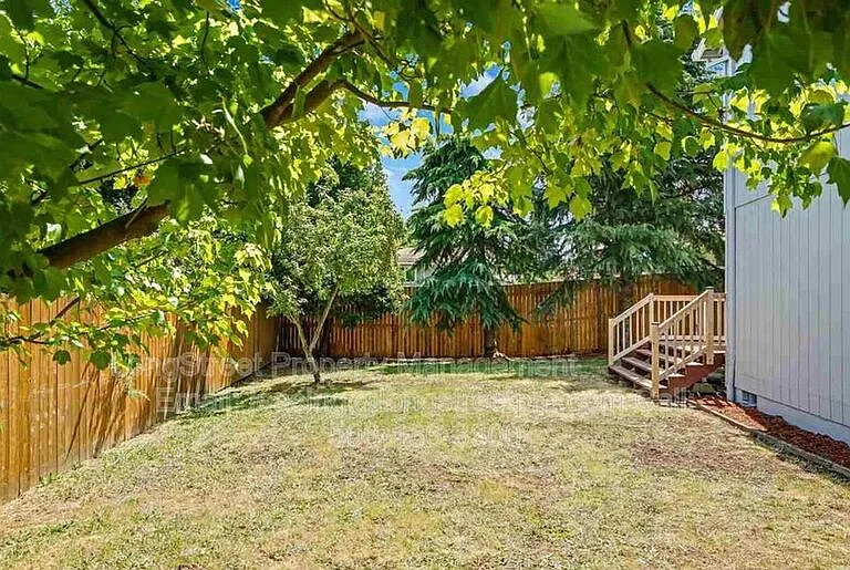 332 NE Carmen Pl — Photo 42