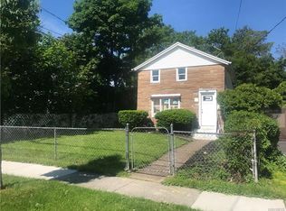18 Dart St, Buffalo, NY 14213