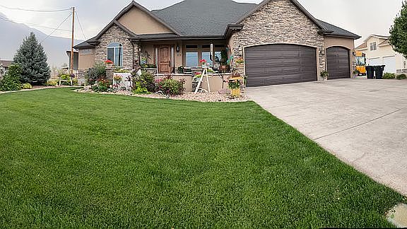 Panoramic view front house
