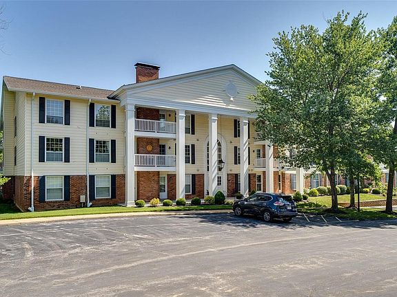 2nd image of 15631 Hedgeford Ct APT 17