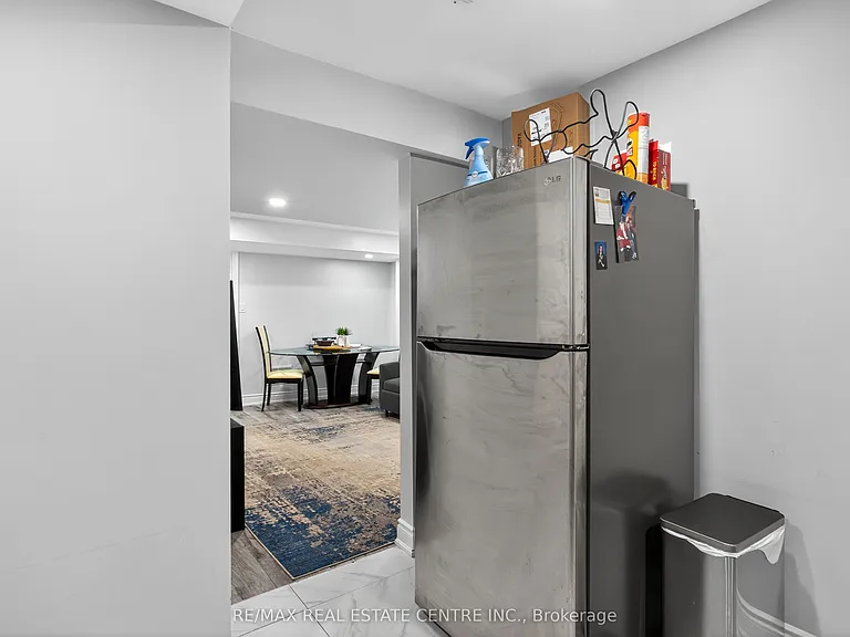 249 Hinton Ter — Photo 9