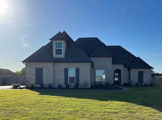 1556 Treestand Rd, Southaven, MS 38672