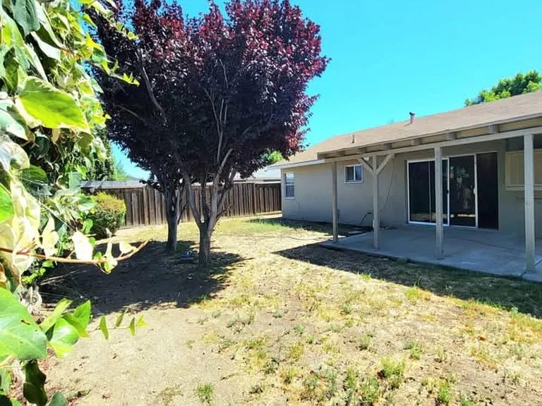 2120 Knox Ave — Photo 10