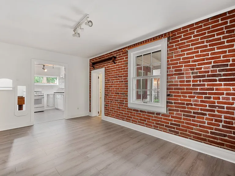 2040 S Pearl St — Photo 5