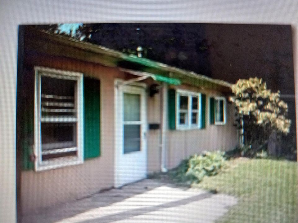 Nice apartment. I was unable to access my pictures of inside the apartment. I'll post more pictures as soon as I can.