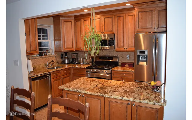 Rented by Douglas Elliman | media 21