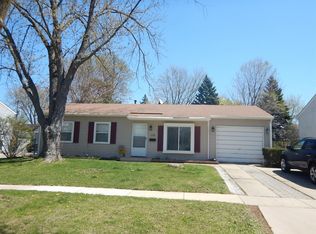 205 Mayfield Dr, Streamwood, IL 60107