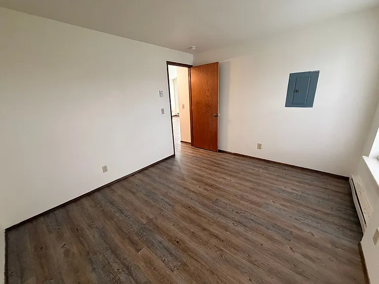 5681 Eagle Pkwy — Photo 15