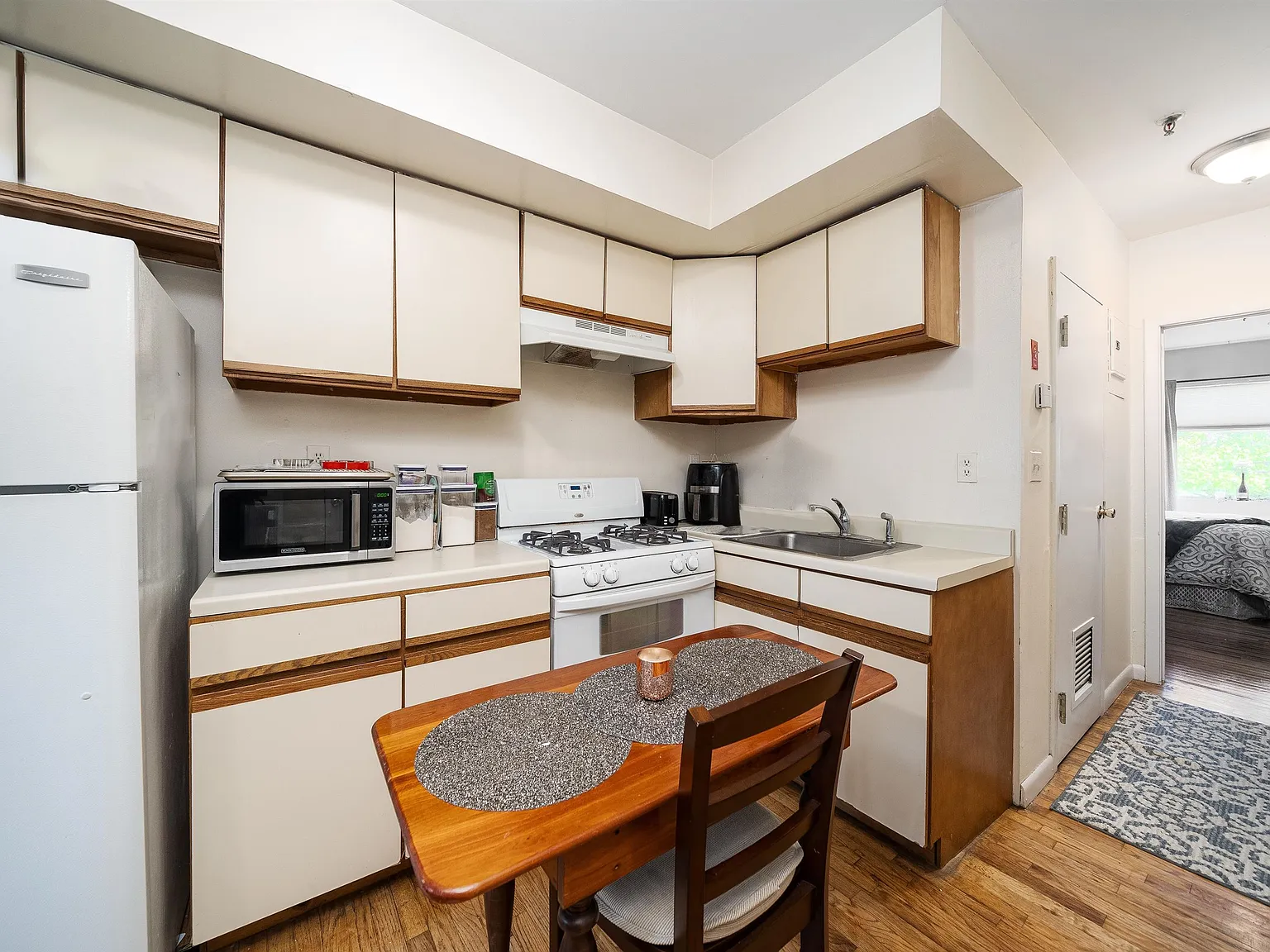 1 bed, $2,550 — Photo 3