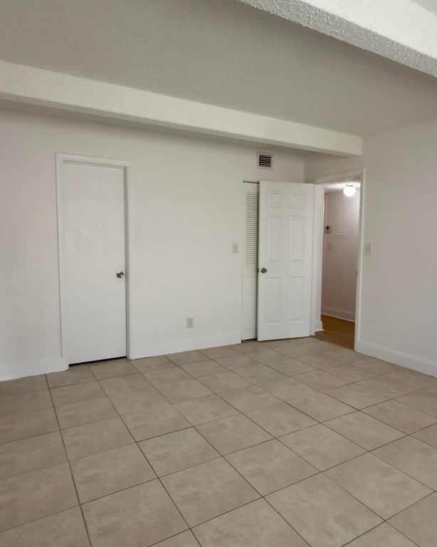 1245 S Flagler Ave APT 303, photo 2