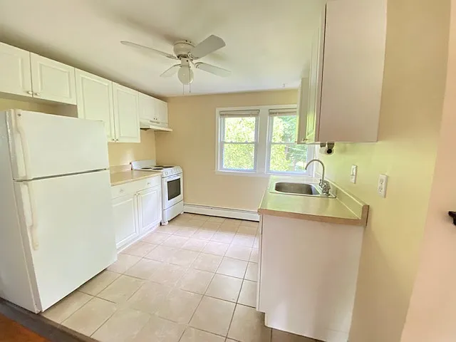 328 Oakwood Rd #2 — Photo 2
