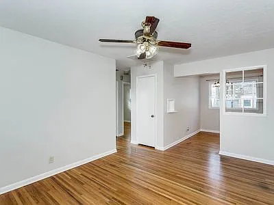 2 bed, 1.0 bath, 779 sqft, $1,050 — Photo 4