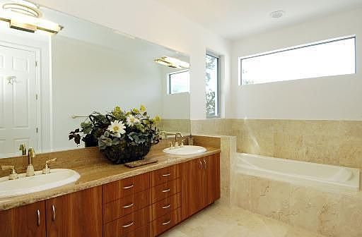 3rd image of 1412 SE 2nd St #1412