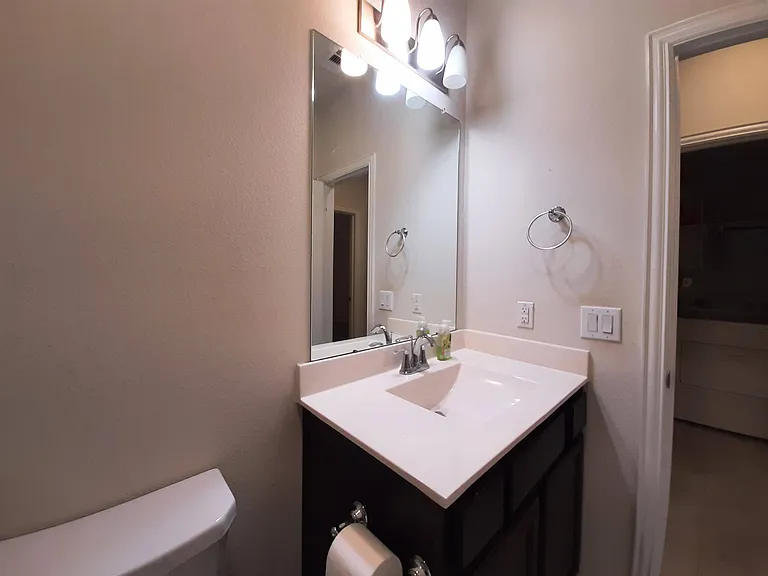 1514 Ancient Oak Ln — Photo 21