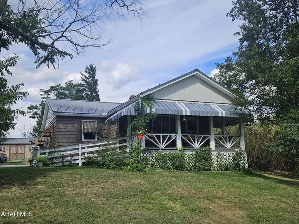 110 Partridge Dr, Altoona, PA 16601