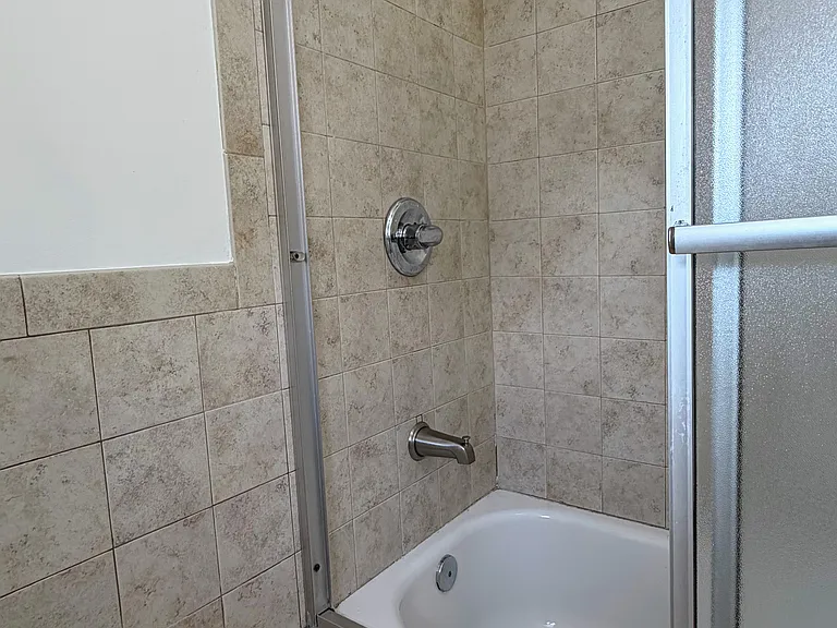 116 W Wildey St — Photo 14