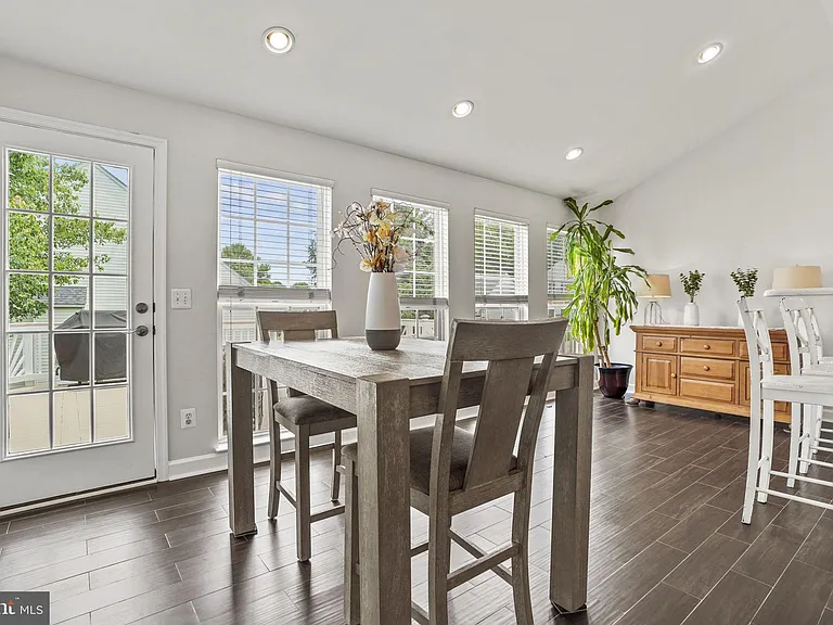 6032 Gholson Bridge Ct — Photo 11
