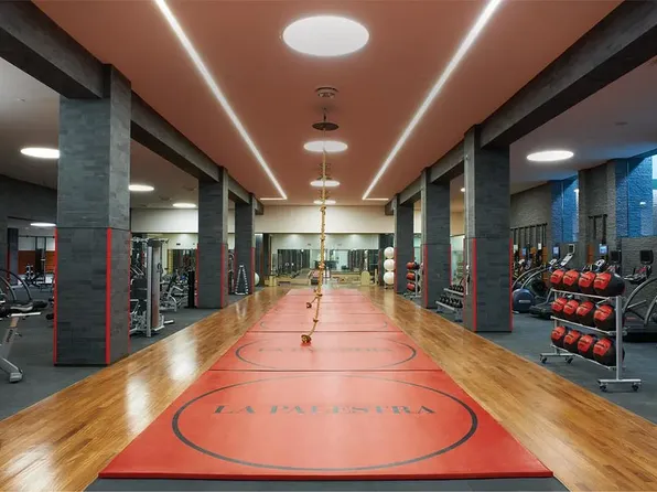 50 Riverside Boulevard image 12 of 19