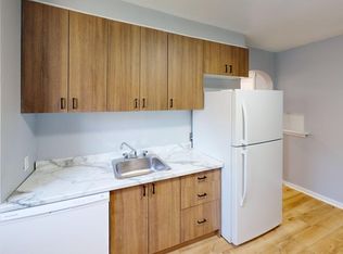 6569 Bayers Rd, Halifax, NS B3L 2B2