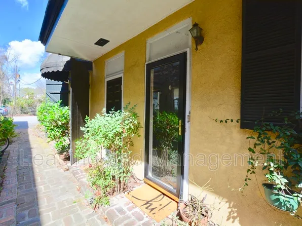 24 Bee St APT E, Charleston, SC 29403