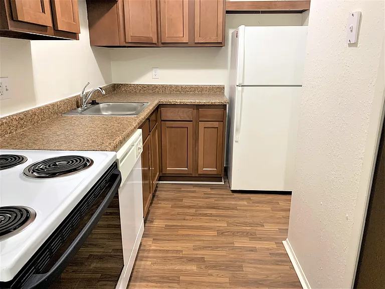Windsor Place Apartments — Photo 110