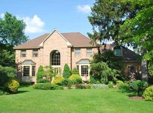 108 Brookside Ln, Coraopolis, PA 15108