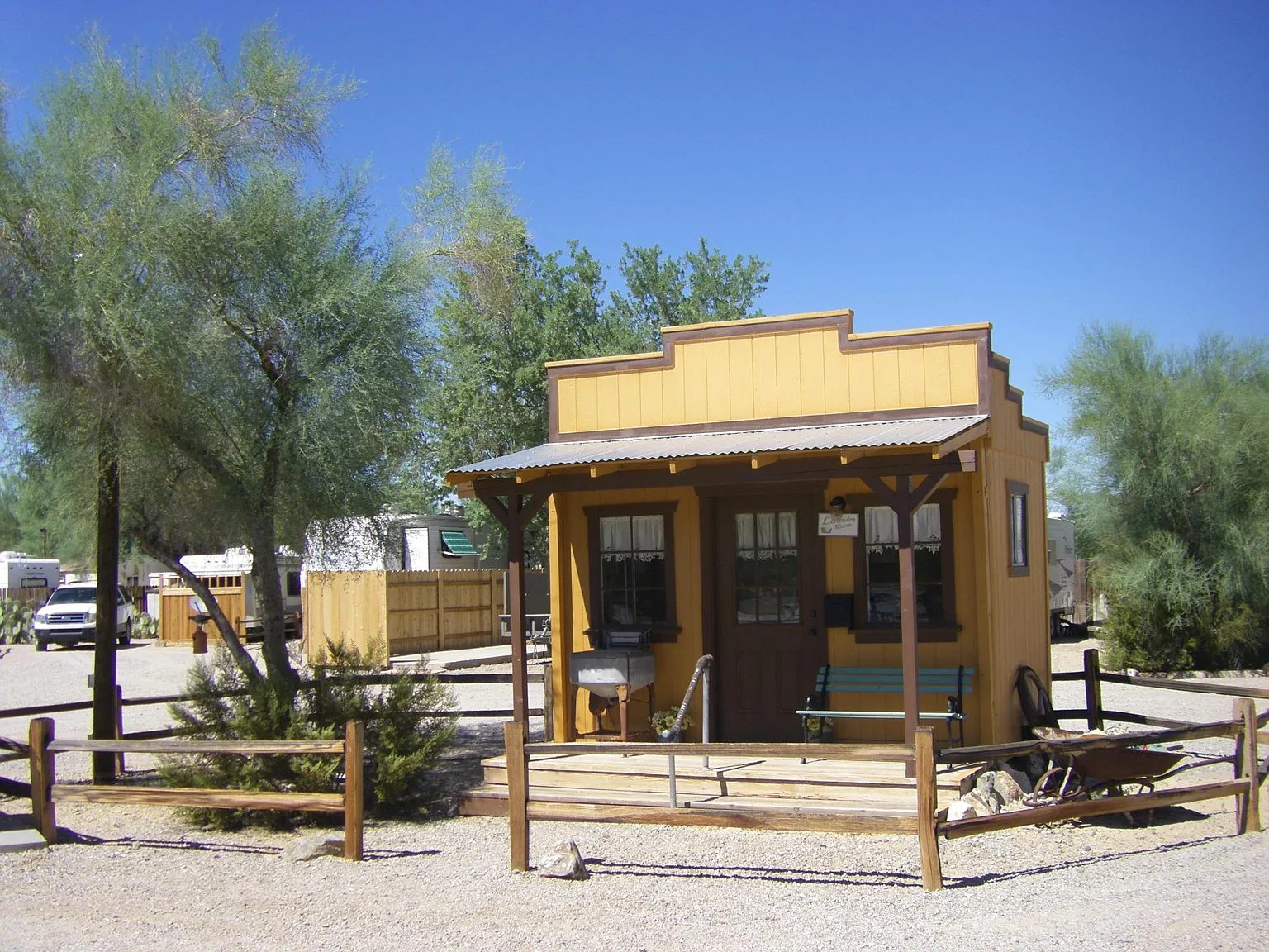 990 E Rodgers Pl — Photo 4