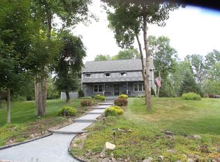 4022 Lakeland Rd, Saukville, WI 53080