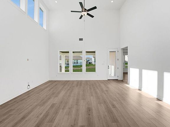 4th image of 1905 Montella Way