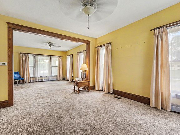 4th image of 106 Central St
