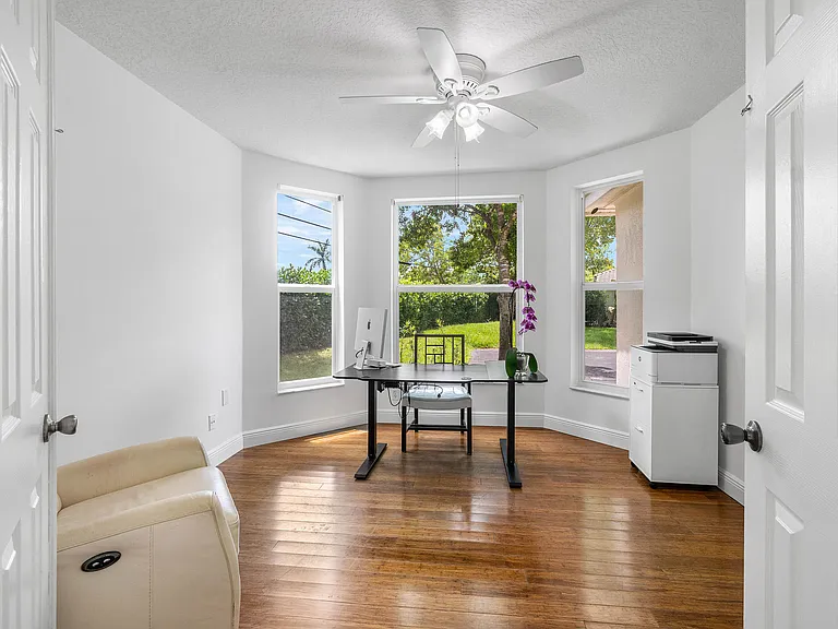 7087 NW 78th Pl — Photo 33
