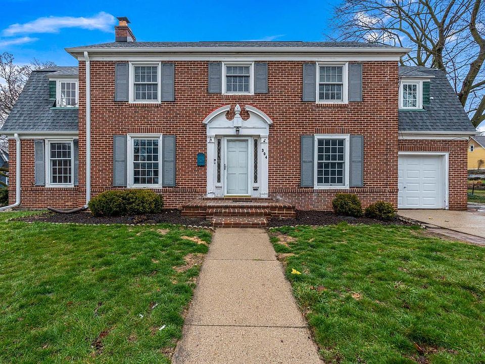 1st image of 304 East College AVENUE